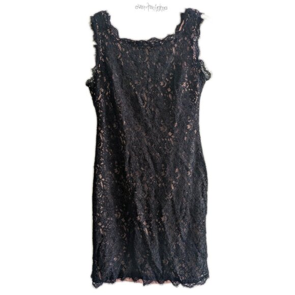 Adrianna Papell Dresses & Skirts - ADRIANNA PAPELL black lace sleeveless form fitting dress